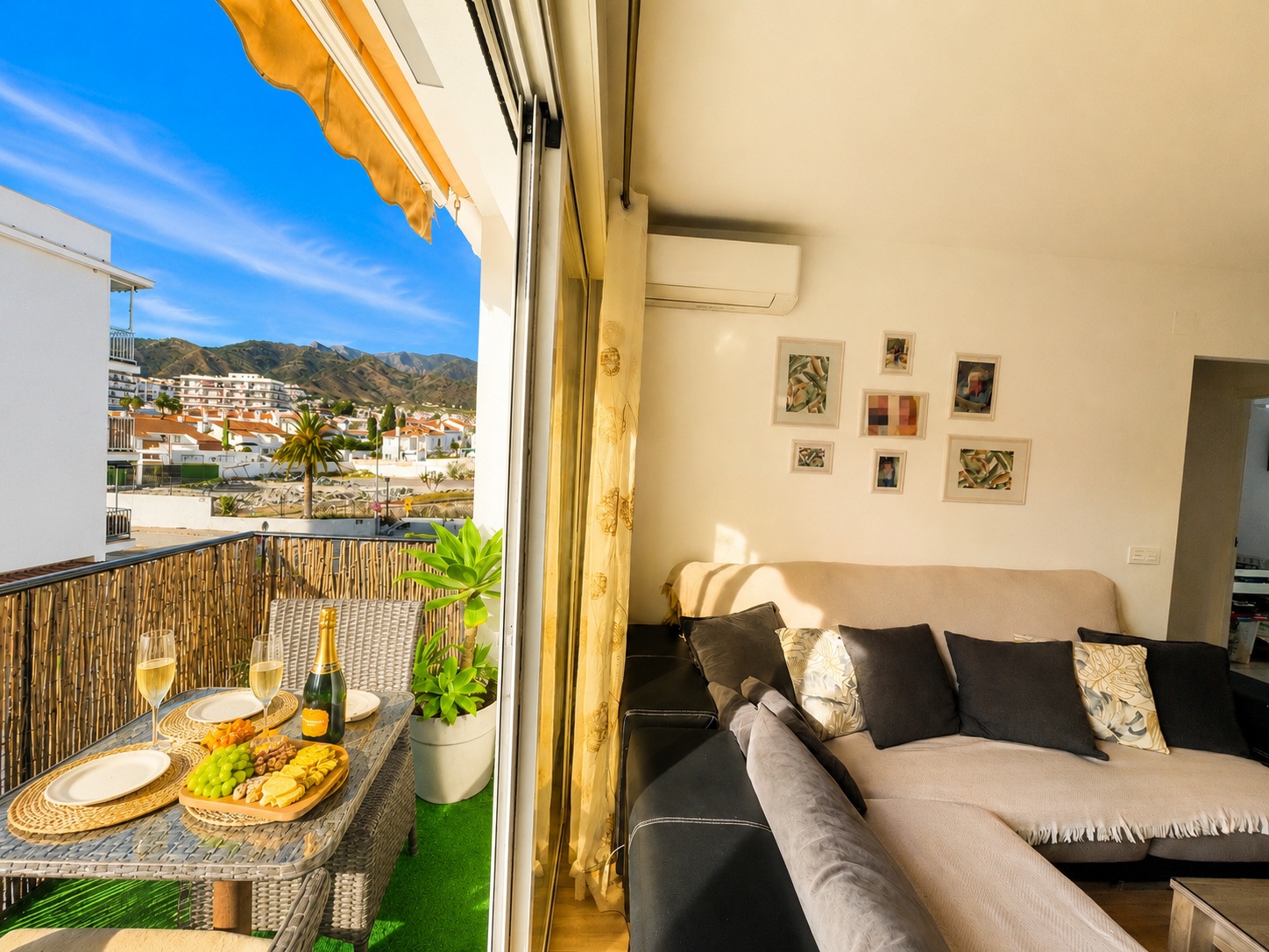 Ruim appartement in de wijk Parador de Nerja, slechts een paar minuten lopen van het strand en het centrum van Nerja