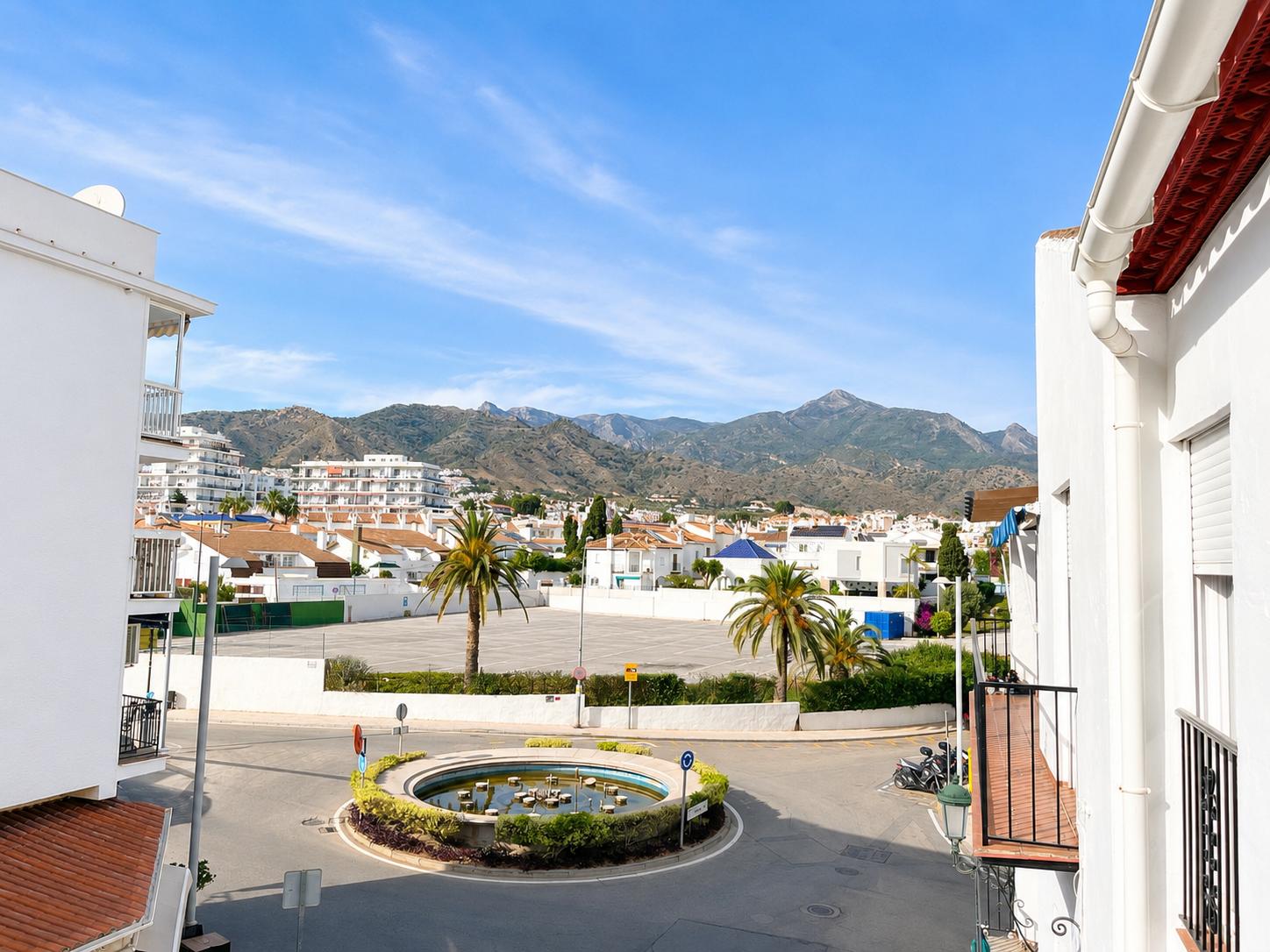 Ruim appartement in de wijk Parador de Nerja, slechts een paar minuten lopen van het strand en het centrum van Nerja