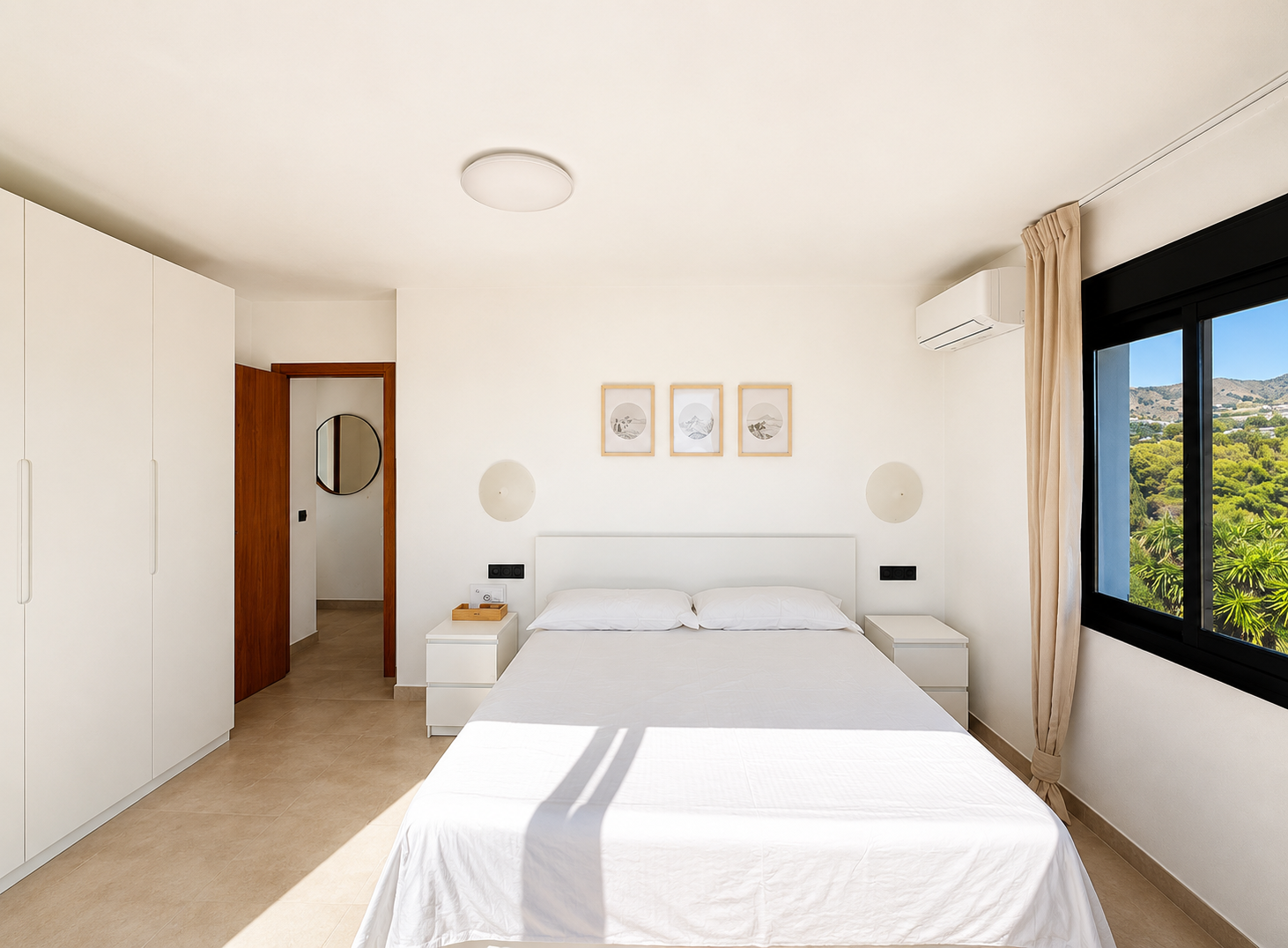 Vrijstaande villa met zeezicht, privézwembad en ideale ligging nabij Playa Burriana – Nerja