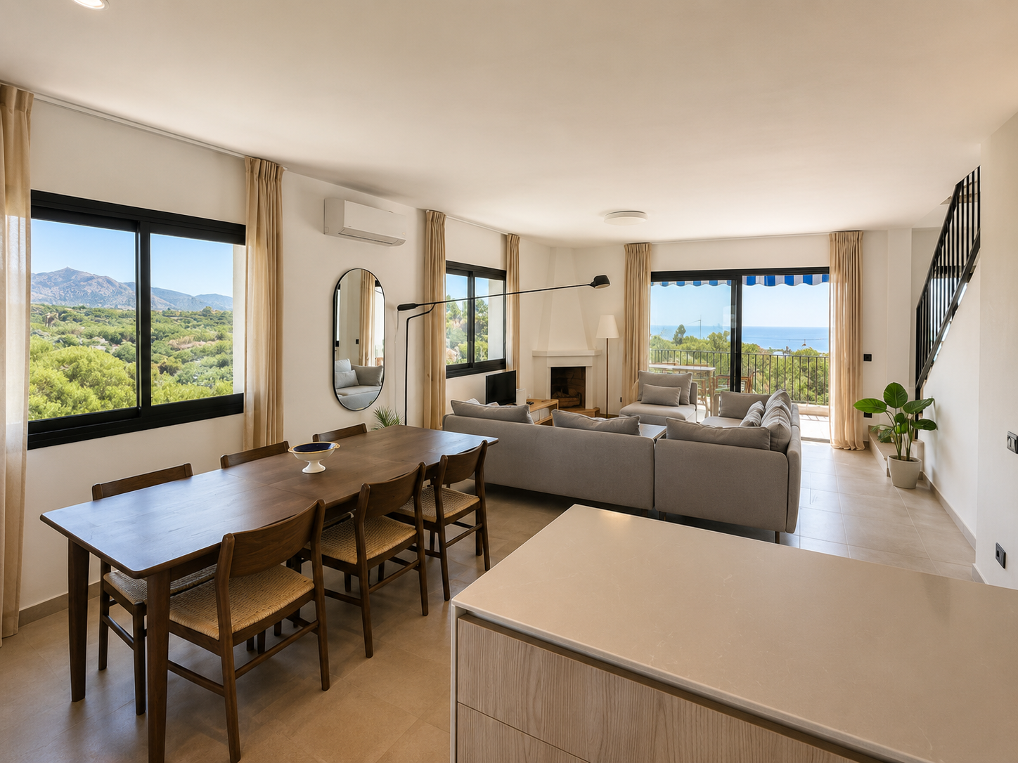 Vrijstaande villa met zeezicht, privézwembad en ideale ligging nabij Playa Burriana – Nerja