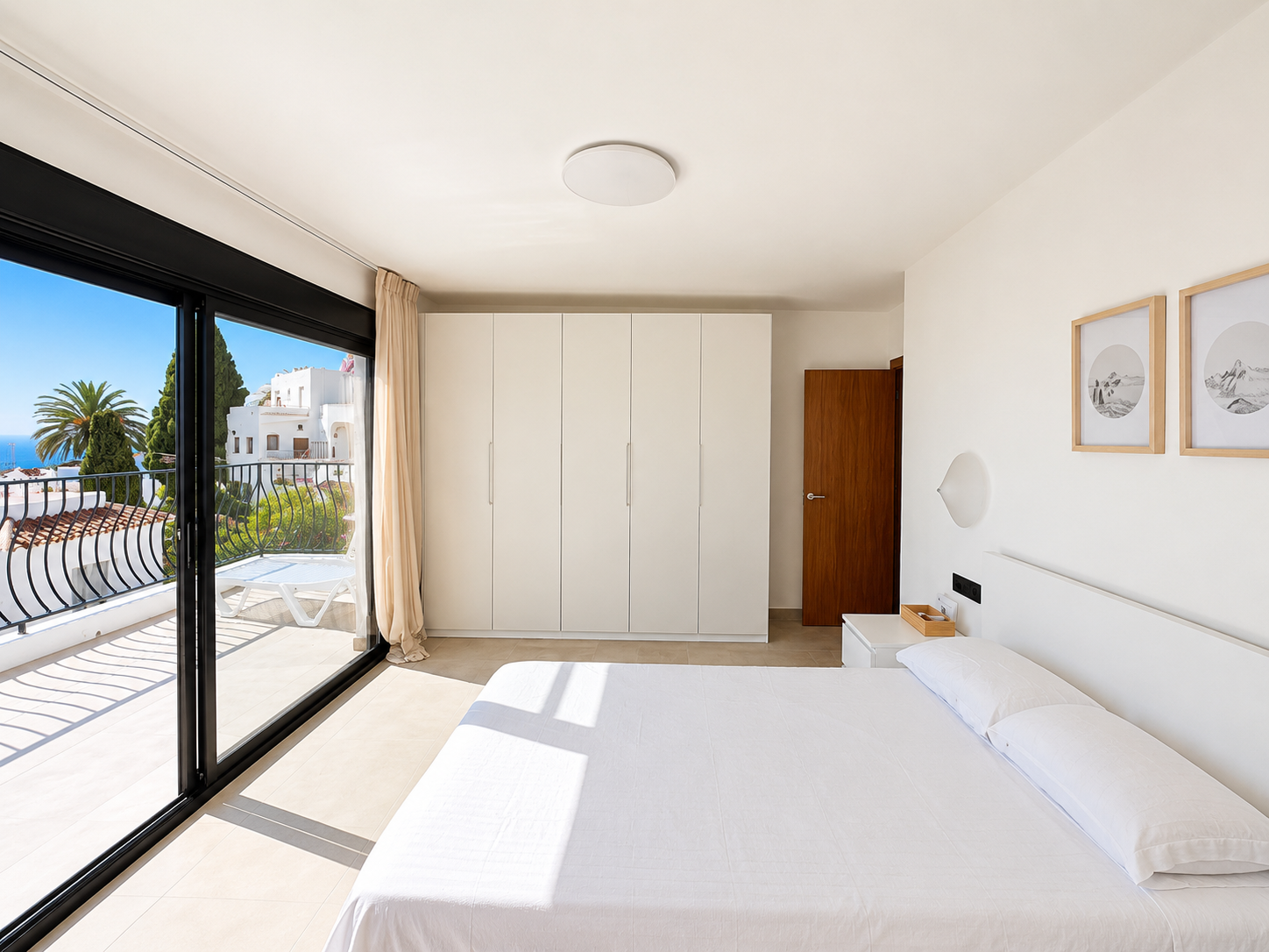 Vrijstaande villa met zeezicht, privézwembad en ideale ligging nabij Playa Burriana – Nerja