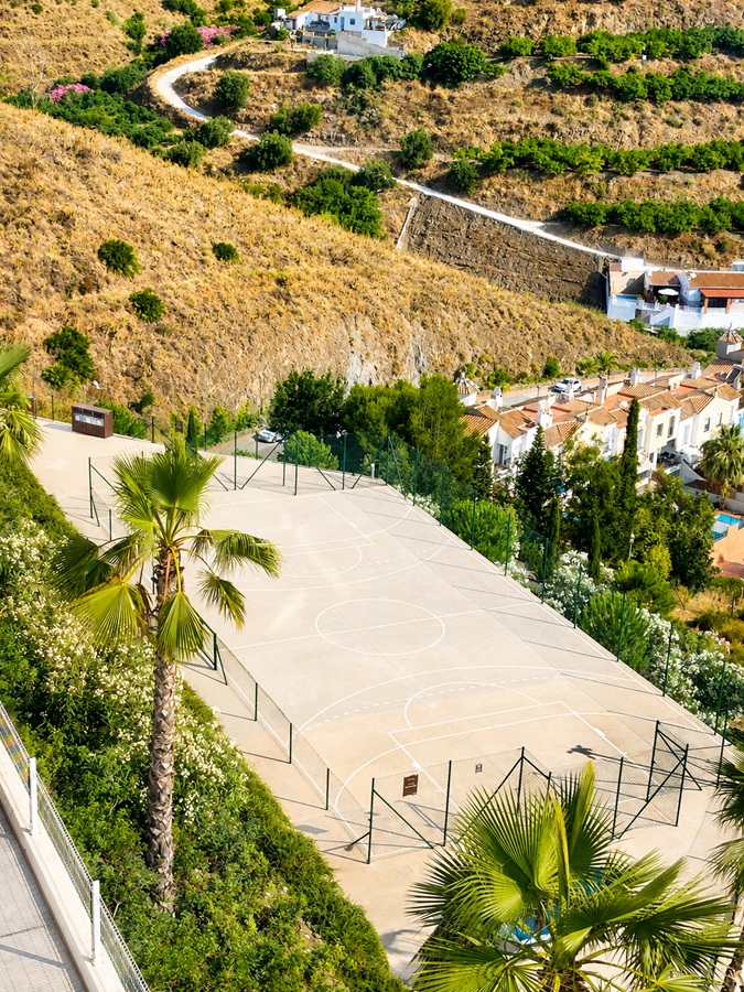 Exclusief penthouse met panoramisch zeezicht en vijfsterrenfaciliteiten in Bayview II, Nerja