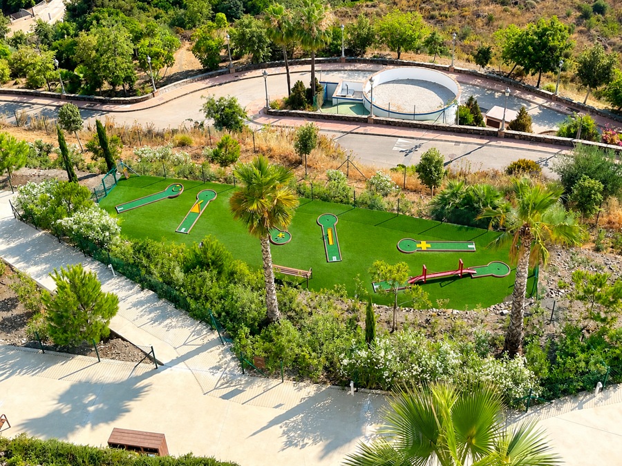 Exclusief penthouse met panoramisch zeezicht en vijfsterrenfaciliteiten in Bayview II, Nerja