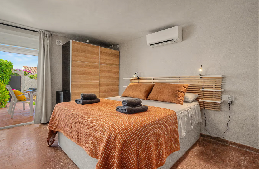 Gerenoveerde vakantiewoning in het gewilde Capistrano Village in Nerja met prachtig uitzicht over Capistrano village en de zee.