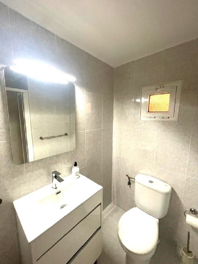 Gerenoveerde vakantiewoning in het gewilde Capistrano Village in Nerja met prachtig uitzicht over Capistrano village en de zee.