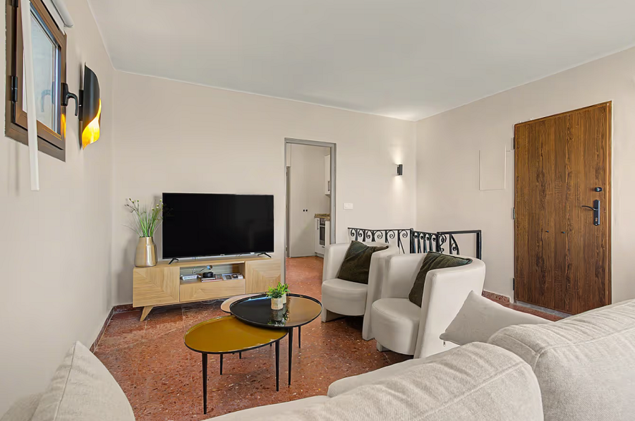 Gerenoveerde vakantiewoning in het gewilde Capistrano Village in Nerja met prachtig uitzicht over Capistrano village en de zee.