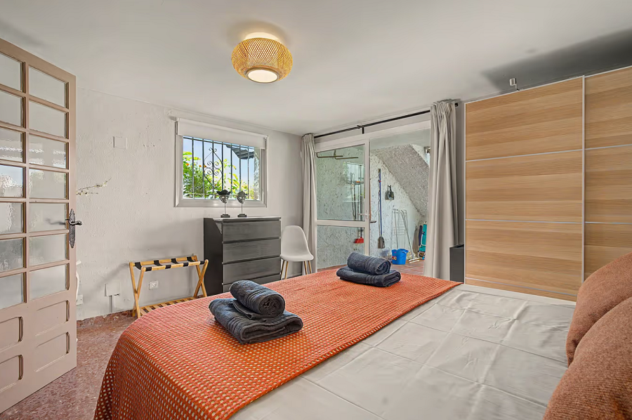 Gerenoveerde vakantiewoning in het gewilde Capistrano Village in Nerja met prachtig uitzicht over Capistrano village en de zee.