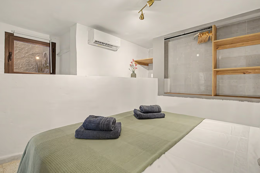 Gerenoveerde vakantiewoning in het gewilde Capistrano Village in Nerja met prachtig uitzicht over Capistrano village en de zee.