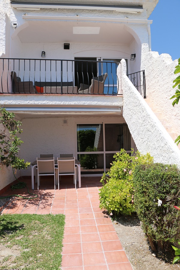 Gerenoveerde vakantiewoning in het gewilde Capistrano Village in Nerja met prachtig uitzicht over Capistrano village en de zee.