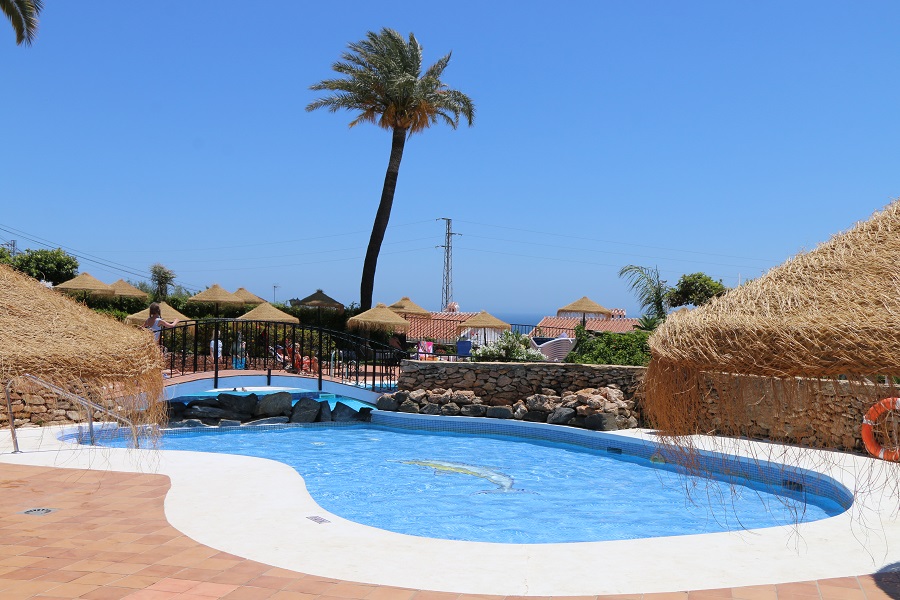Gerenoveerde vakantiewoning in het gewilde Capistrano Village in Nerja met prachtig uitzicht over Capistrano village en de zee.