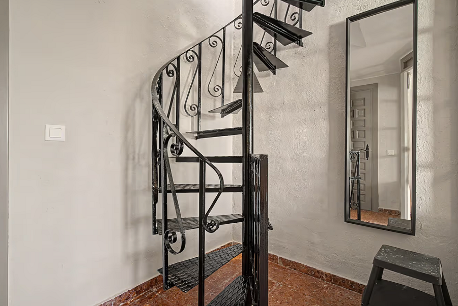 Gerenoveerde vakantiewoning in het gewilde Capistrano Village in Nerja met prachtig uitzicht over Capistrano village en de zee.