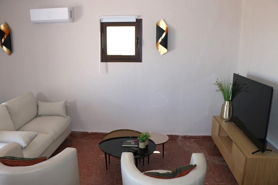 Gerenoveerde vakantiewoning in het gewilde Capistrano Village in Nerja met prachtig uitzicht over Capistrano village en de zee.