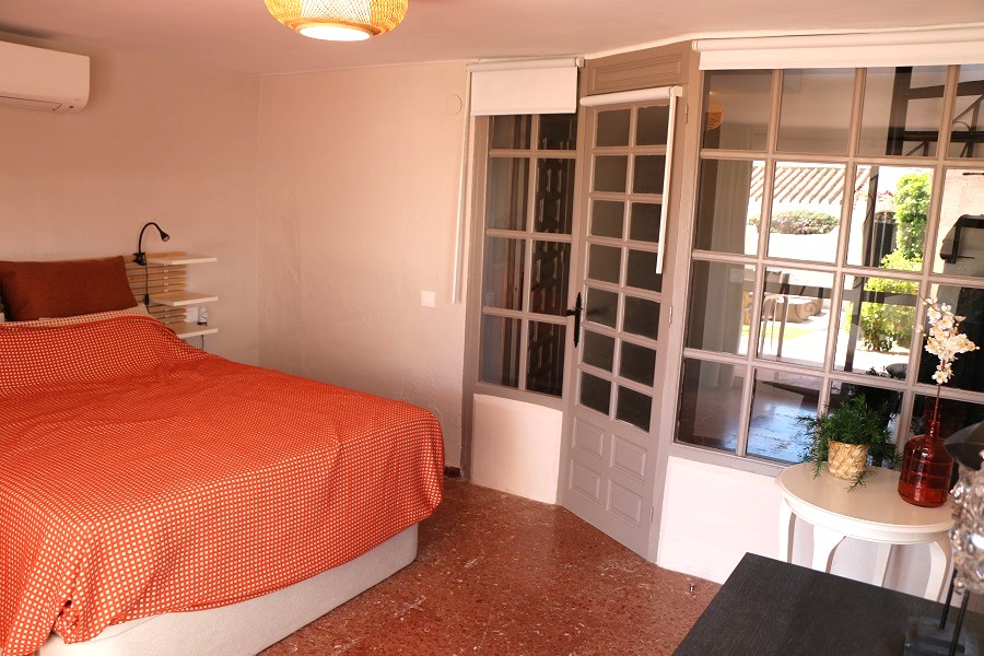 Gerenoveerde vakantiewoning in het gewilde Capistrano Village in Nerja met prachtig uitzicht over Capistrano village en de zee.