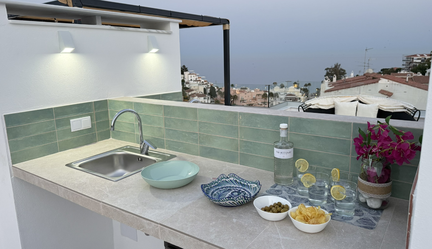 Villa de luxe de 6 chambres avec vue panoramique sur la mer au-dessus de la plage de Burriana