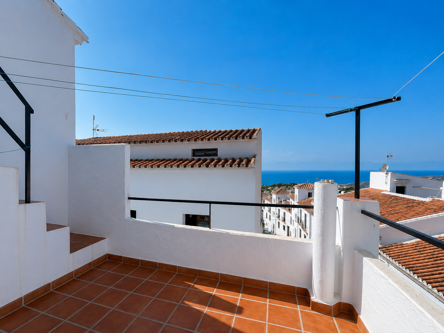 Hoekhuis met terras en panoramisch uitzicht in het hart van Frigiliana