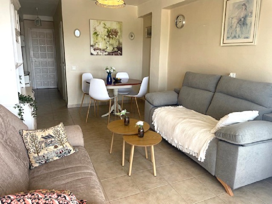 Appartement met zeezicht, ideaal gelegen in het Parador gebied op korte loopafstand van het bekende Burriana strand en het gezellige centrum van Nerja.