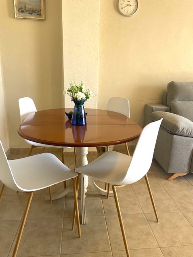 Appartement met zeezicht, ideaal gelegen in het Parador gebied op korte loopafstand van het bekende Burriana strand en het gezellige centrum van Nerja.