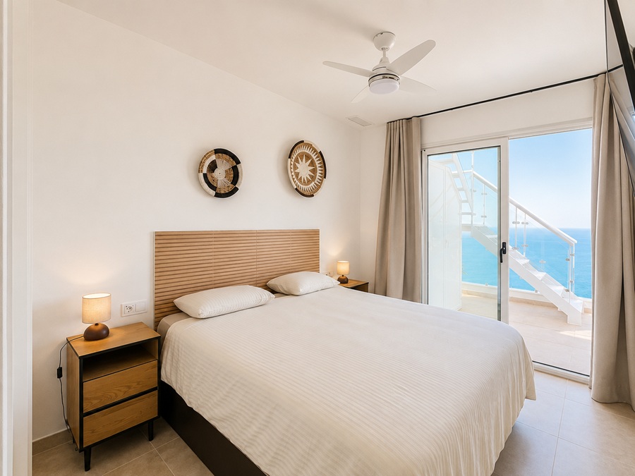 Exklusives Penthouse mit Panoramablick auf das Meer und Fünf-Sterne-Einrichtungen in Bayview II, Nerja