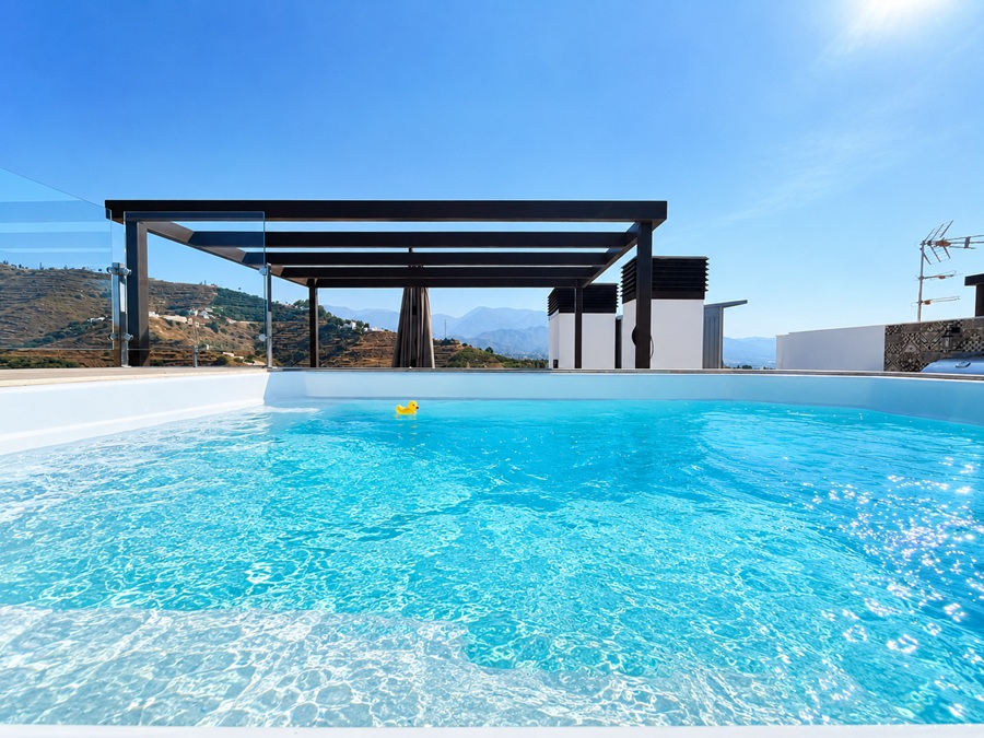 Exklusives Penthouse mit Panoramablick auf das Meer und Fünf-Sterne-Einrichtungen in Bayview II, Nerja