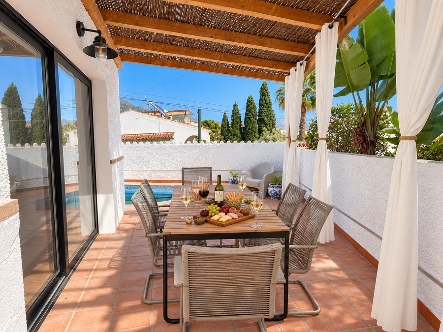 Villa bellamente decorada con piscina privada a 1 km. desde la playa de Burriana