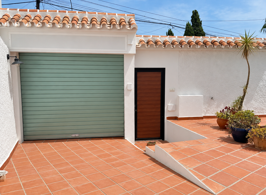 Villa bellamente decorada con piscina privada a 1 km. desde la playa de Burriana