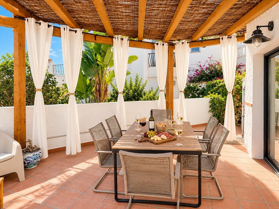 Villa bellamente decorada con piscina privada a 1 km. desde la playa de Burriana