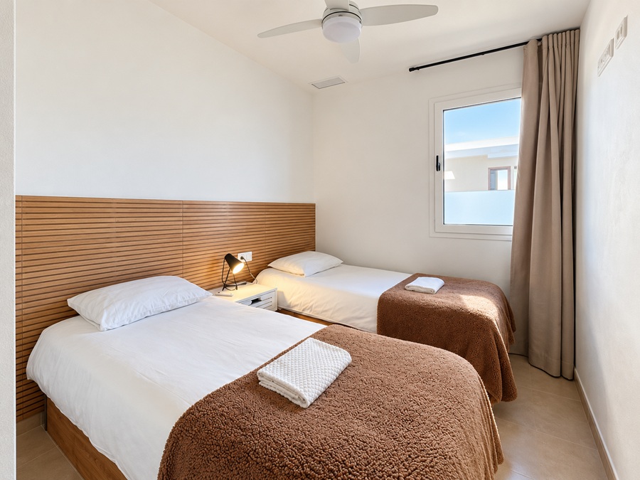 Exclusief hoekappartement met panoramisch zeezicht in Bayview II, Nerja