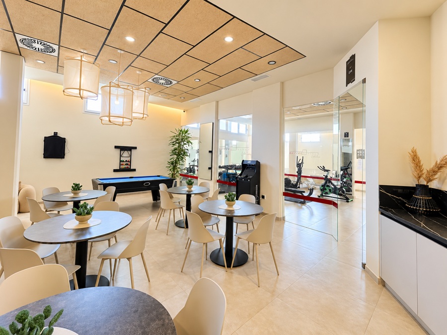 Exclusief hoekappartement met panoramisch zeezicht in Bayview II, Nerja
