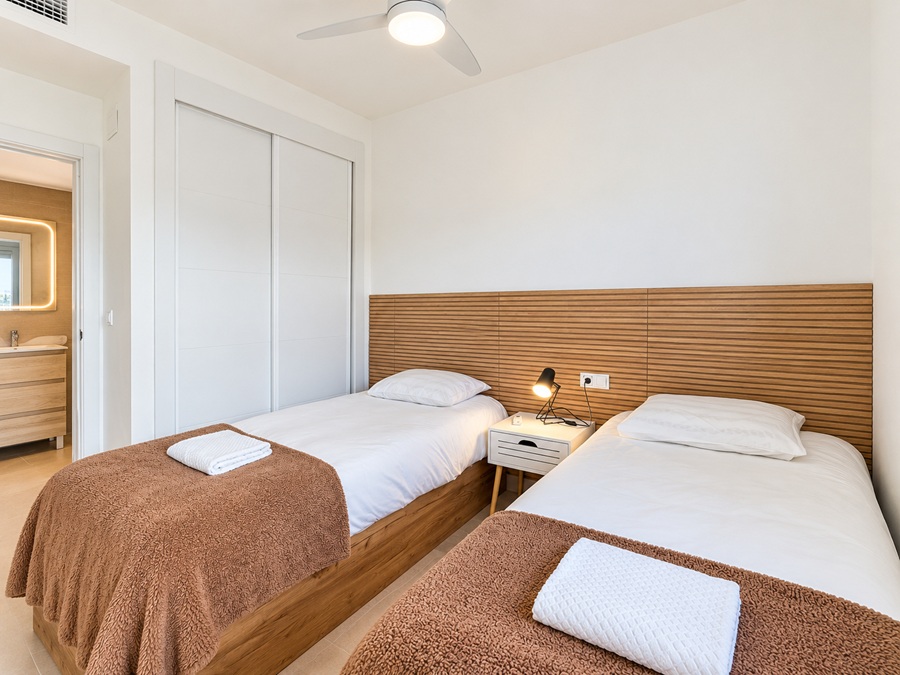 Exclusief hoekappartement met panoramisch zeezicht in Bayview II, Nerja